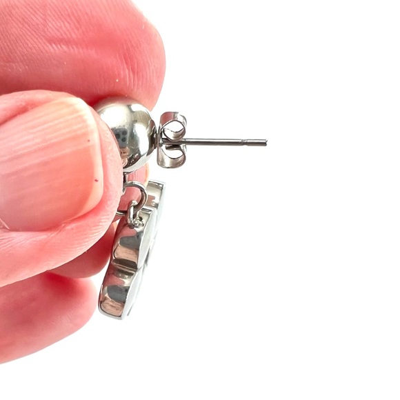 Stainless Steel Flower posts Earrings - Picture 7 of 10